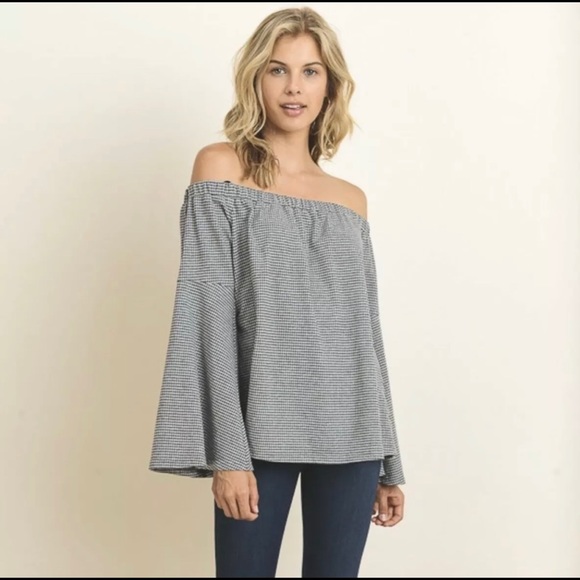 Off The Shoulder Gingham Top - Picture 3 of 7